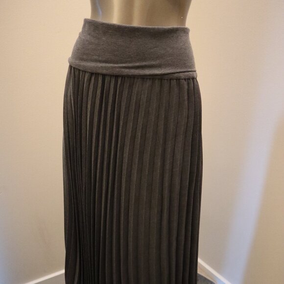 Brunello Cucinelli Charcoal Gray Pleated Skirt Wool Blend Slit Size 6 NWT $1,845 - Picture 5 of 9